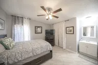 Right At Home-Midland Northtown Place - Bungalows