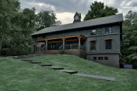 Luxury Barn Retreat near Mohican River - 5-Star