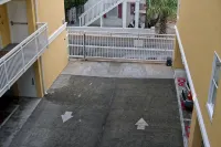 200 Steps from Beach and Pier! Large 3 Br 2 BA. Ask about Long Term Discounts! - 2 tähden