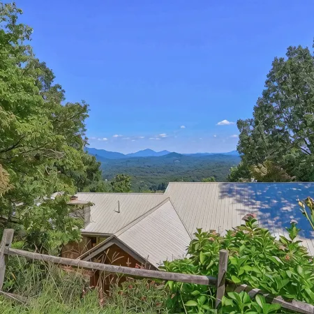 Carson's Run on Cedar Mountain--Cozy retreat with spectacular mountain views.