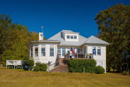 Great house with dock on Lake Murray SC.  Excellent for families, fishing, fun - 4-Star