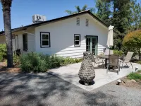 Country Home at the Crossroads - Homestays