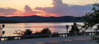 Cozy cabin in adorable Genoa with AC, WiFi pet friendly and close the river. - 2 stjerner