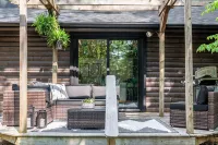 Newly Remodeled True Log Cabin | Fire Pit | Bike In-Bike Out - Alphydda