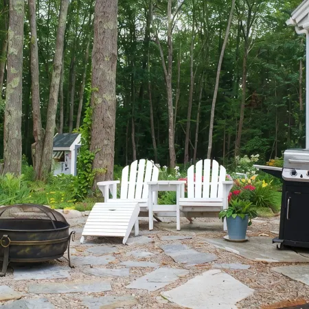 Charming Cottage Apartment, Private, Quiet and Sparkling Clean. 1 Bedrm 1 Bath.