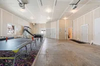 Bear Lake Cabin Sleeps 12! Game Room! Plenty of Parking for Cars and Toys! - واي فاي