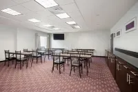 Baymont by Wyndham College Station - 2-Star