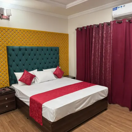 Shaheen Palace Hotel Gulberg