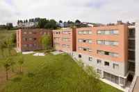 Residencia Universitaria Resa Manuel Agud Querol - Apartments