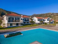 Captain's Villas - 4-Star