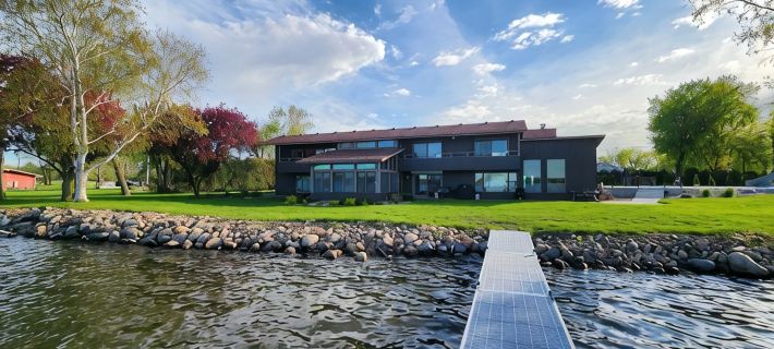 Lakeside Getaway - Games, HotTub & Space to Gather Hotels in Rice County