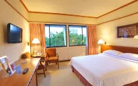 Elmi Hotel - 3-Star