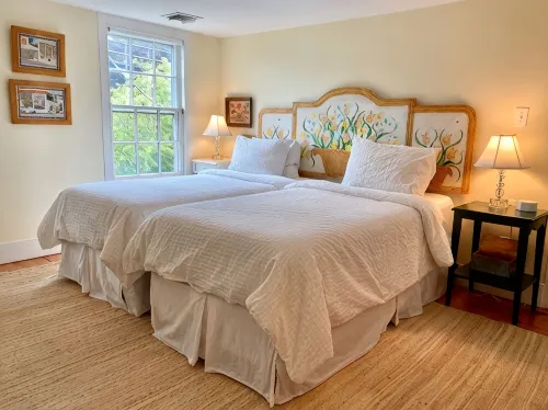 1820 Whaling Captain's Home - A Walk to a Coffee or Cocktail! - 3-Star