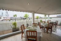 Stonetown View Inn - parking