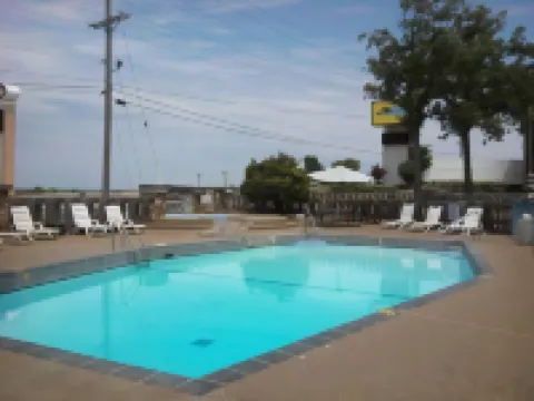 Quail's Nest Inn & Suites Hotels in Osage Beach