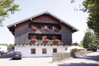 Hotel-Cafe Hanfstingl Hotels in Baiernrain