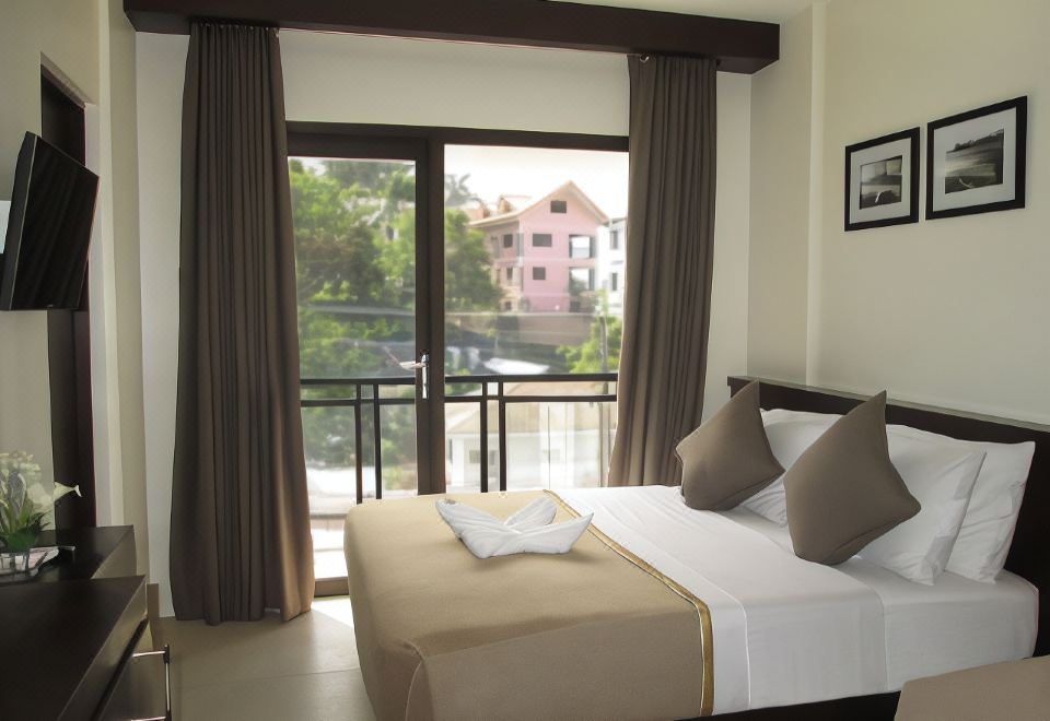One Crescent Place Hotel