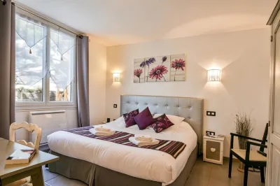 Logis Hôtel Emeraude des Bois فنادق في Saint-Julien-en-Born