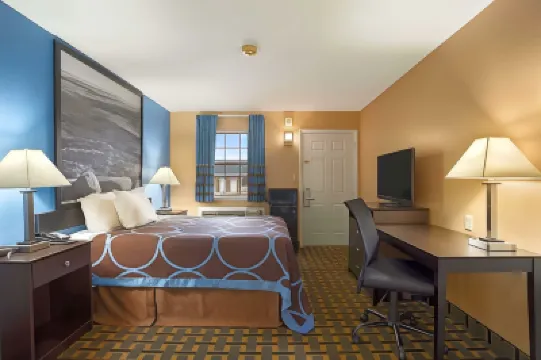 Super 8 by Wyndham Henryetta Hotel di 