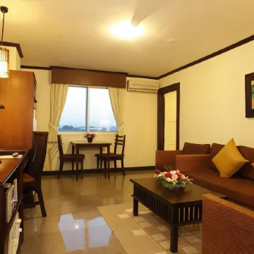 Royal Panerai Hotel Chiangmai Отели рядом с достопримечательностью «Ворота Чангпуак»