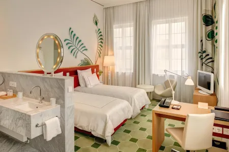 HYPERION Hotel Dresden am Schloss Отели в г. Дрезден