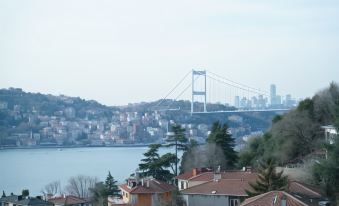 Pavilion with Bosphorus View in Anadolu Hisari