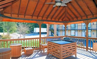 Super 8 by Wyndham Marion NC