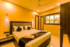 Hotel Golden Crown