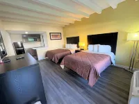 James River Inn & Suites Hotel dekat Newport News Amtrek Station