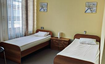 104 Rooms Hotel
