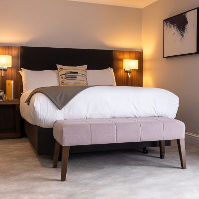  Queen Standard with Bath Shower combination VOCO OXFORD THAMES Promo Code