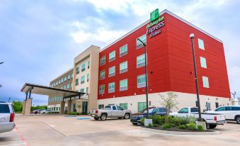 Holiday Inn Express & Suites Houston IAH - Beltway 8