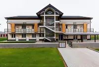 Safari Hotel