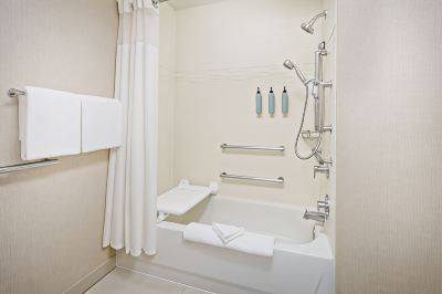 Suite, 1 Bedroom (Mobility/Hearing Accessible, Tub)