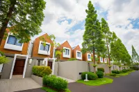 Harris Hotel & Conventions Malang Hotel dekat Taman Griya Shanta