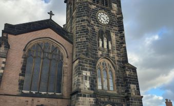 Macclesfield Lodge