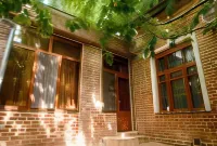 Old Radio hostel Hotel di 