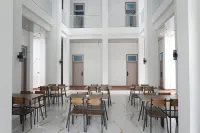 Karya Guest House Syariah Hotel di Rawa Sari