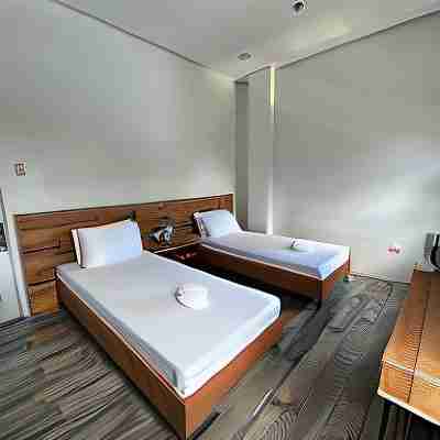 Blue Lagoon Inn & Suites Rooms