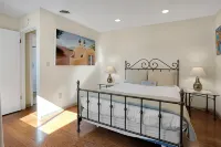 Stunning Coastal Cottage w/ Views of Monterey Bay! Hotels near Las Brisas Park