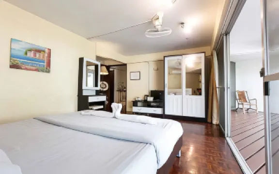 โฮม 16 โรงแรมใกล้เอฟวายไอ เซ็นเตอร์