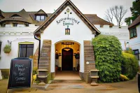 The Roundabout Hotel Hotel di Pulborough