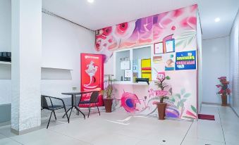 2. RedDoorz..