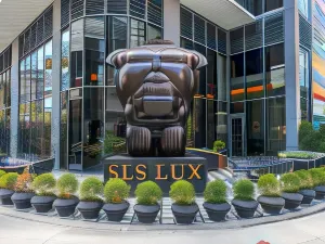 SLS Lux Brickell