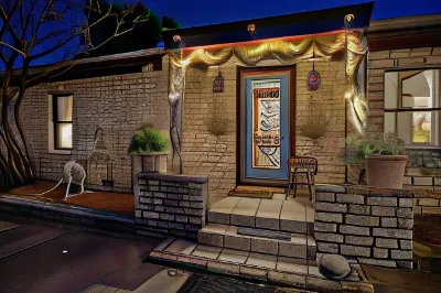 Live Oak B&B Hotels near Somervell County Museum
