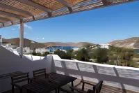 Armadoros Hotel / Ios Backpackers