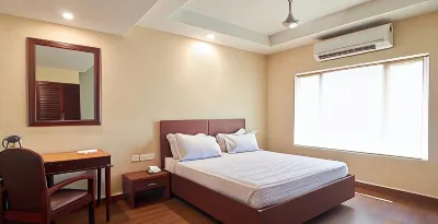 Hotel Pearl Regency Hotels near Kauthukapark