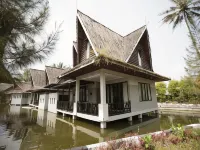 Sabda Alam Hotel & Resort Hotels near Rumah Makan Cibiuk