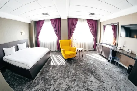 Business Hotel Conference Center & Spa Отели рядом с достопримечательностью «The Palace of Culture in Târgu Mureș»