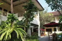 Hotel Indah Palace Yogyakarta Hotel di Brontokusuman